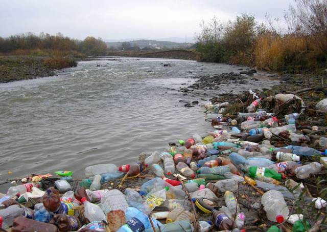 Primăriile din Vrancea, amendate pentru nerespectarea legislației de mediu privind colectarea deșeurilor