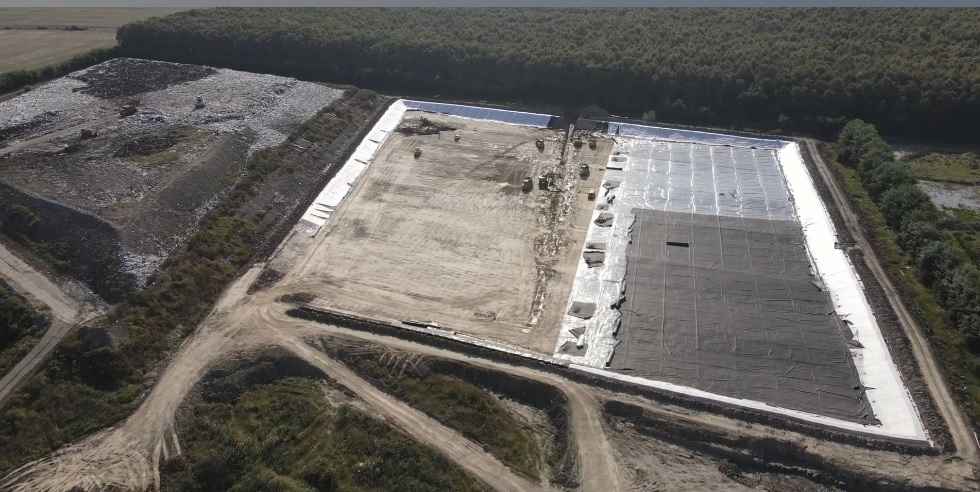 Se lucrează la depozitul ecologic de la Doba