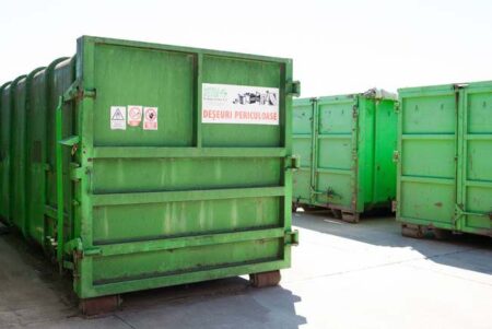 Containerele pentru deșeuri voluminoase, amplasate în Poarta 6 Constanța