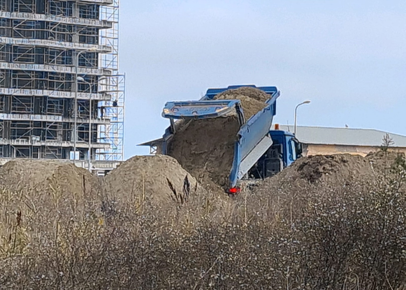 Constănțenii pot depozita deșeurile din construcții în spațiul amenajat la Poarta 9