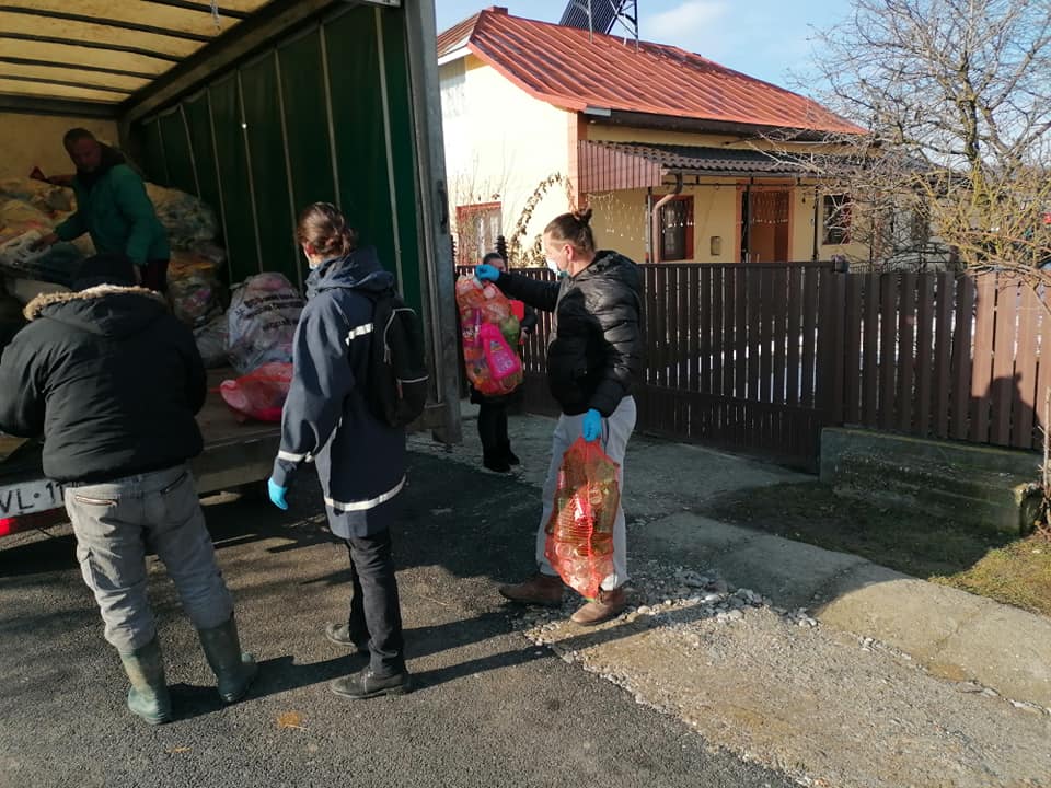 Acţiune de colectare separată a deşeurilor în comuna vâlceană Crețeni