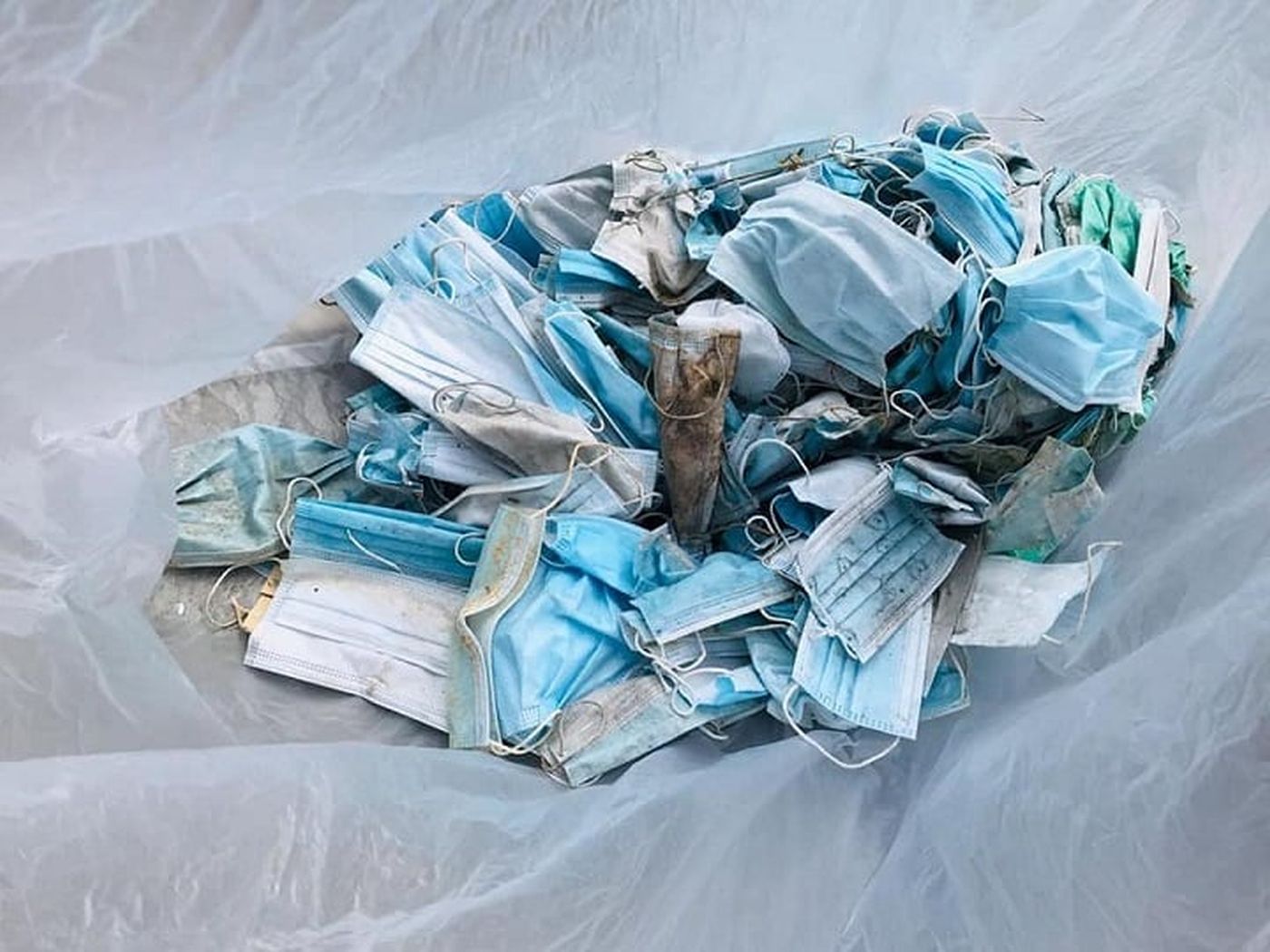 Polaris M Holding: Măștile chirurgicale și mănușile din latex sau nitril nu se pot recicla în instalațiile locale de reciclare