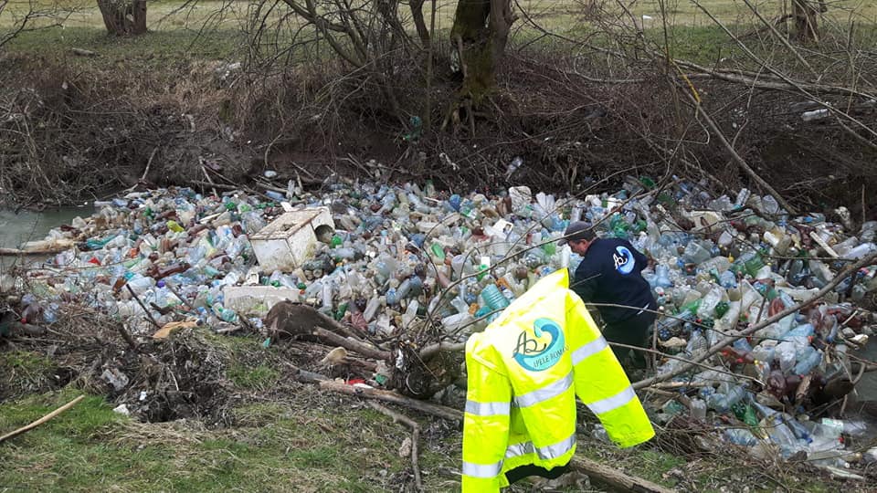 Sub îndemnul ”Împreună pentru un oraș mai curat”, autritățile locale din Sighet s-au solidarizat într-o acțiune de ecologizare
