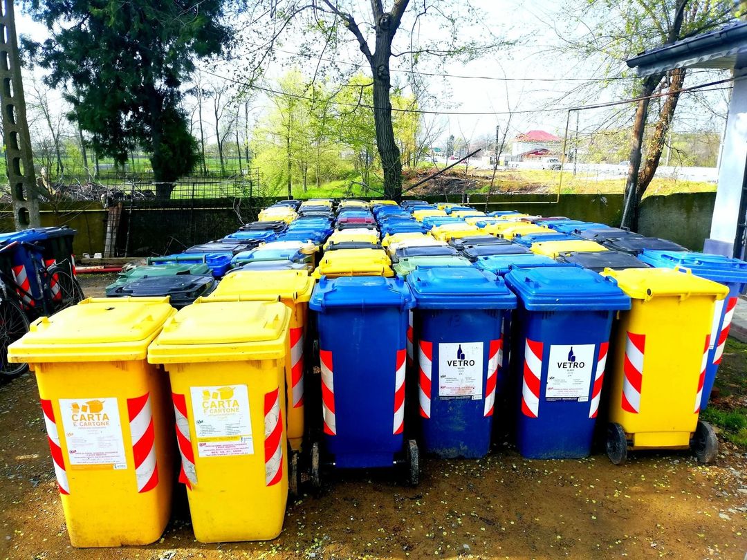Primăria Daia oferă locuitorilor comunei, în mod gratuit pubele de gunoi!