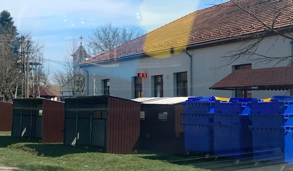 Mai întâi pubele pentru toţi, după aceea camere de supraveghere la Forotic, județul Caraș-Severin