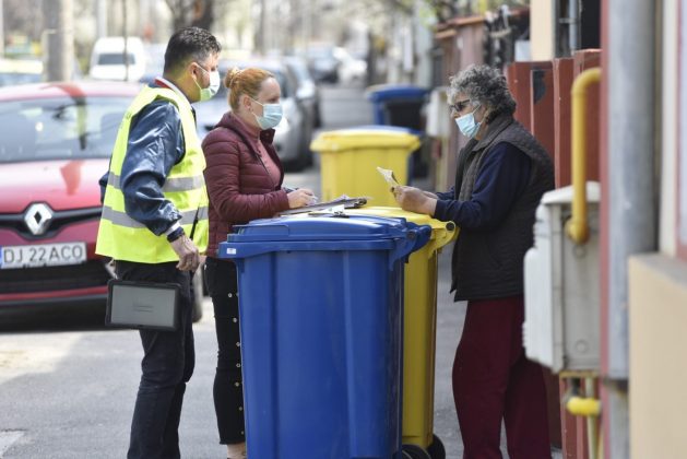 Recipientele pentru colectare separată a deșeurilor, distribuite la Craiova