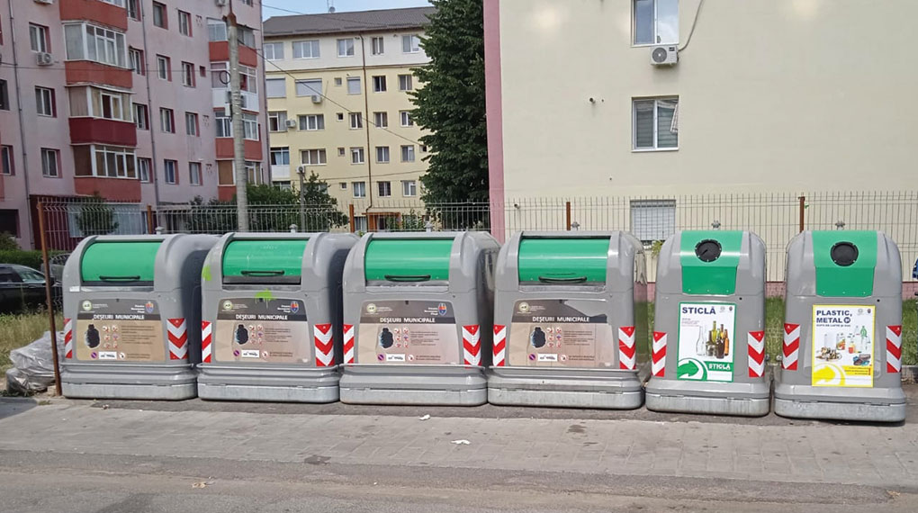 Containere pentru deșeuri reciclabile, în cartierul Banat din Pitești!