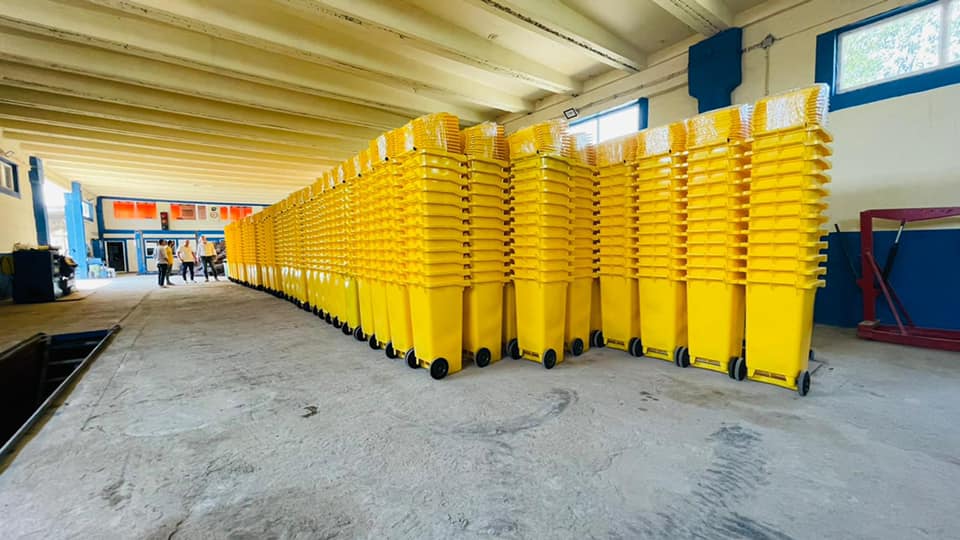 Polaris M Holding începe distribuirea pubelelor galbene pentru gospodăriile din Năvodari