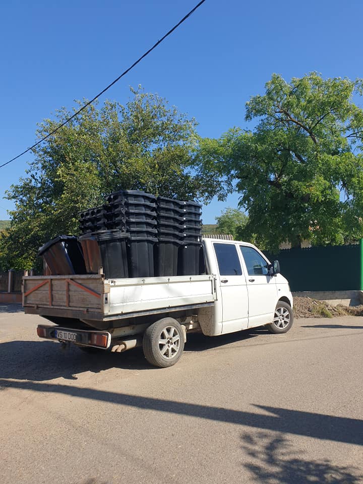 Gunoiul din Fruntișeni va fi colectat din poartă în poartă