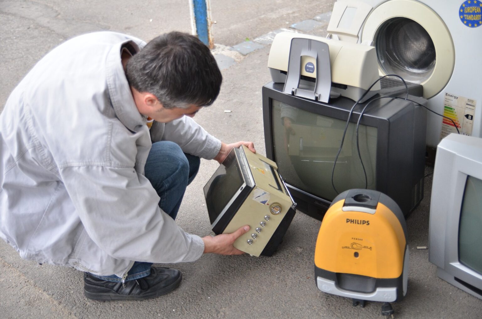 Puncte de colectare pentru deșeuri de echipamente electrice în Brașov în perioada 7-8 mai