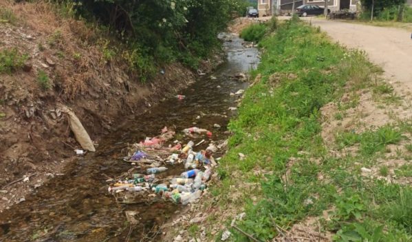 Campanie de verificare a stării de salubrizare a localităţilor, cursurilor de apă, şanţurilor şi rigolelor la nivelul județului Bihor