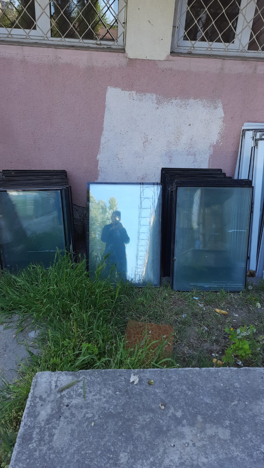Caut societate pentru a recicla sticla de la geamuri termopan
