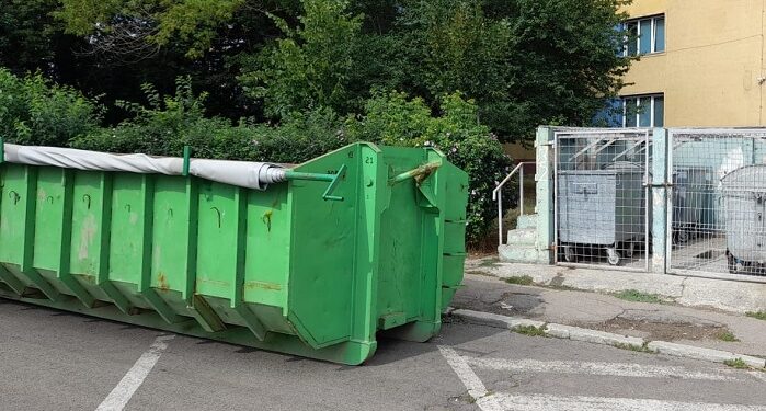 Constanța. Containere speciale pentru colectarea deșeurilor voluminoase au fost amplasate în cartierul Poarta 6