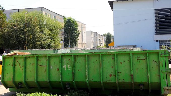 Constanța. Containerele speciale pentru colectarea deșeurilor voluminoase au fost amplasate, săptămâna aceasta, în cartierul CET