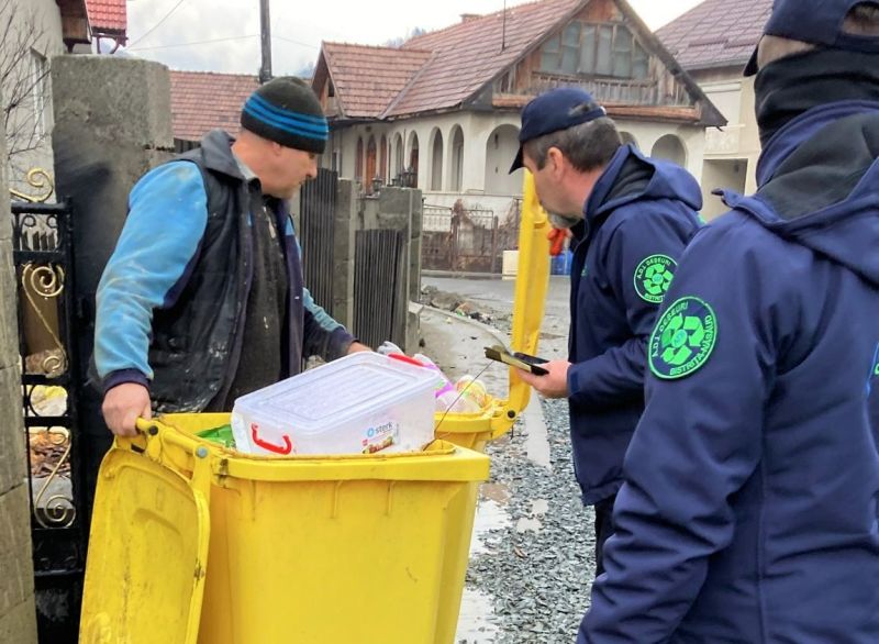 Miercuri, 18 ianuarie, se ridică deșeurile reciclabile din plastic și metal, în municipiul Bistrița